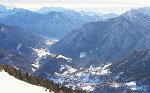 14 Dalla croce di Cusio. A picco sui paesi di fondovalle. In primo piano Santa Brigida